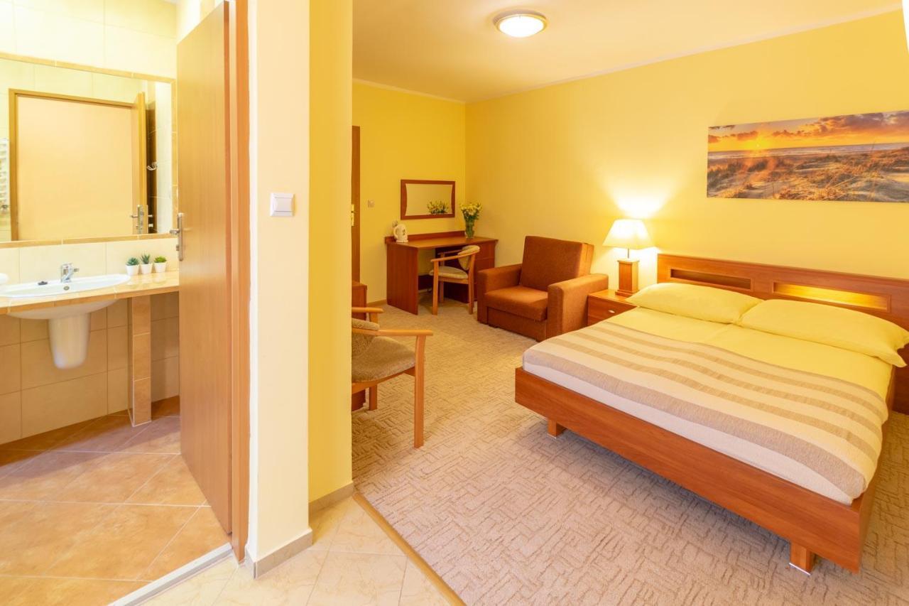Pensjonat Marynarski - Apartamenty Darlowko Buitenkant foto